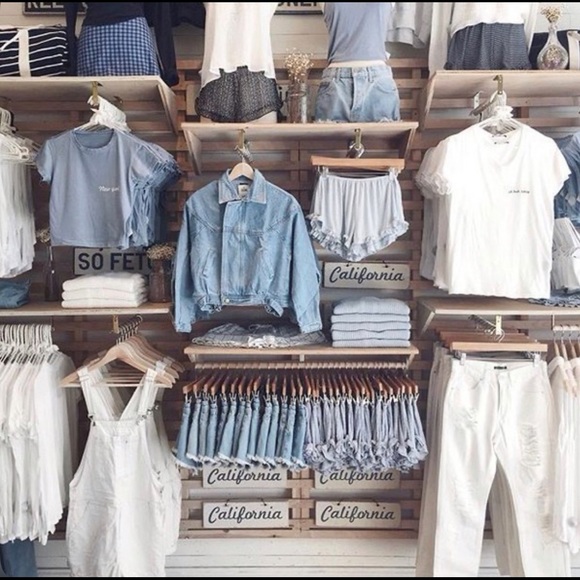 ✨MYSTERY BUNDLE!✨ - Picture 3 of 3